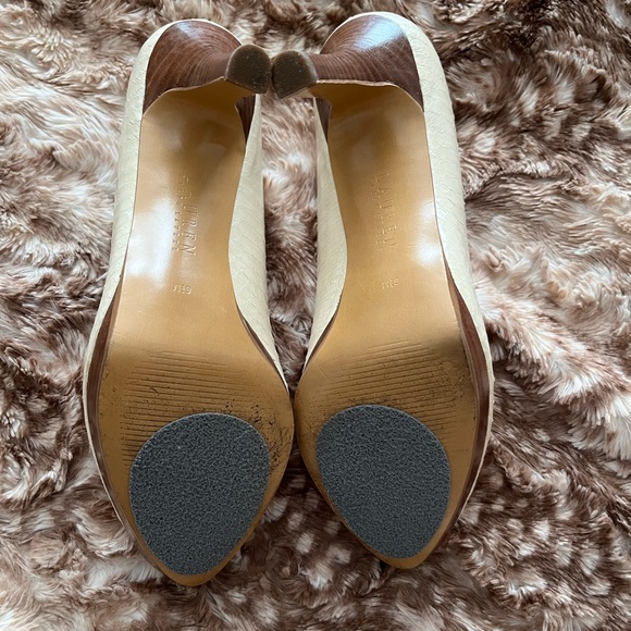 Lauren Ralph Lauren cream croc embossed pumps - Picture 5 of 6